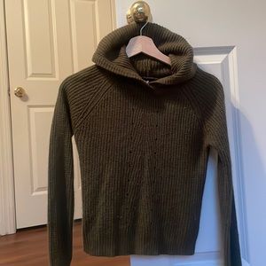 Love by Chelsea green thin knit sweater with hood